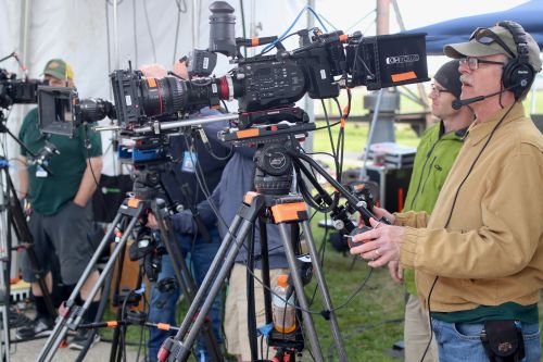 Antique Roadshow cameras at the ready - photograph by C.S. Hagen