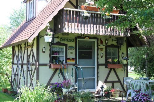 The German or Dutch-styled house Arnold Jordheim built - photograph by C.S. Hagen